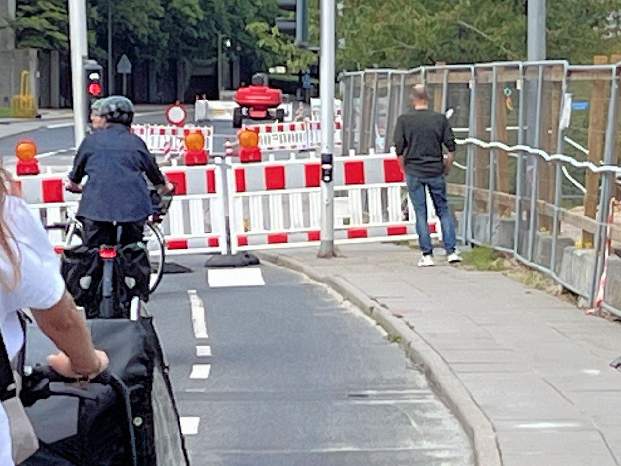 Spærring af vej og cykelsti