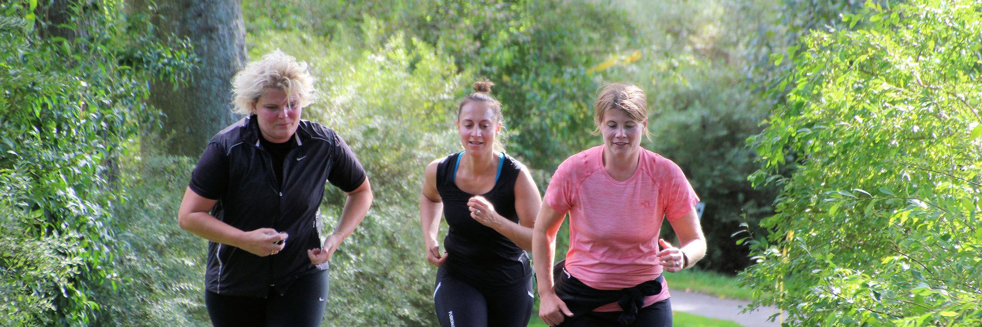Foto af tre medarbejdere til rådhusdyst