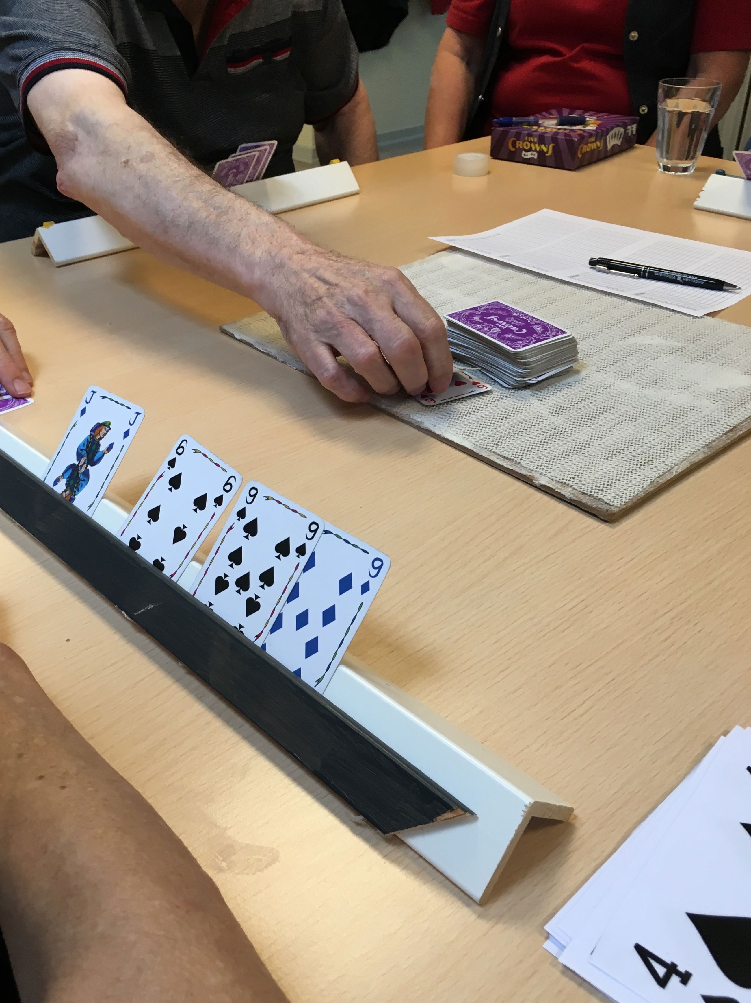 Borgere spiller kort