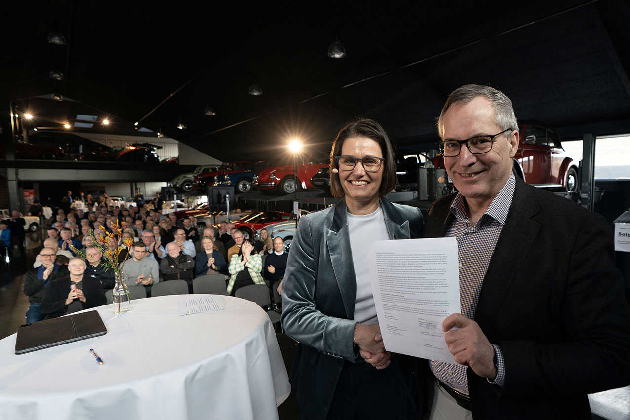Borgmester Katrine Fusager Rohde og Eskild Holm Nielsen, dekan på Aarhus Universitet, underskrev samarbejdsaftalen på Erhvervstopmødet 2026.