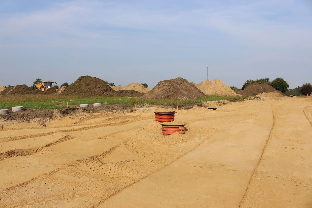 Byggemodning byggegrunde. Sand og jordbunker.
